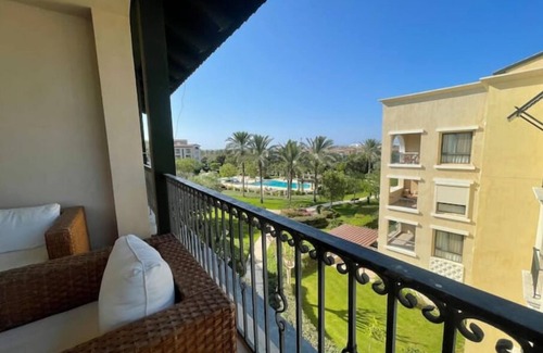 Al Alamayn Apartamento | Marassi Catania 4BR Pool View