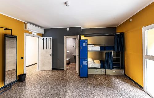 San Vincenzo Hostal | Marathon Hostel