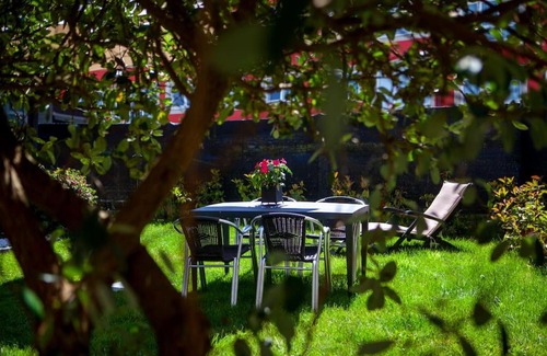 Mino Casa | Maravillosa vivienda con jardín y barbacoa.