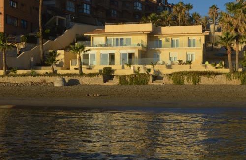 Cabo de las Huertas Apartamento | Maravilloso Apartamento AMANECER CABO a pie de playa y mar en CHALET ROQUETES