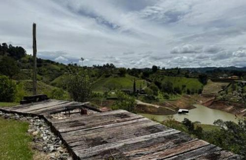 El Penol Chalet De Esquí | Maravilloso Chalet en el Penol Antioquia Guatape