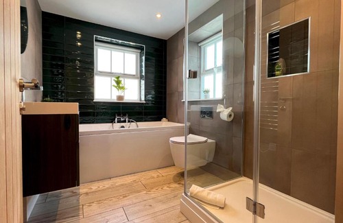 Marazion Casa | Marazion Charming Retreat for 6 with Social Garden
