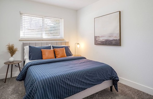 Allendale Area Casa | @ Marbella Lane - 5BR Stylish and Modern Home