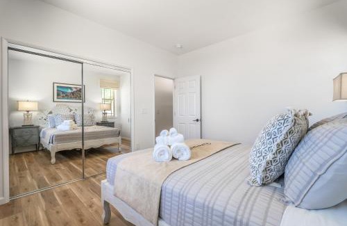 Makaha Valley Casa | @Marbella Lane - 7BR home w/Mountain+Ocean Views