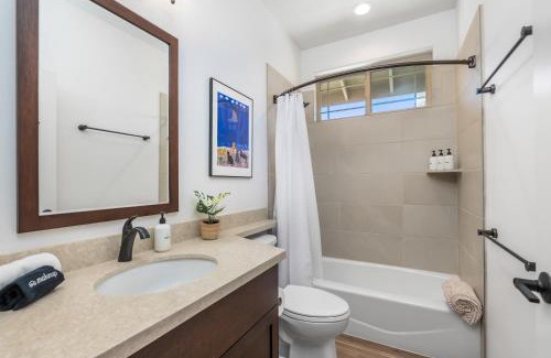 Makaha Valley Casa | @Marbella Lane - 7BR home w/Mountain+Ocean Views