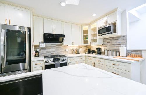 Sunnyvale West Casa | @ Marbella Lane - Exquisite Home 3BR
