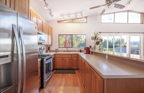 Maple Heights-Lake Desire Cabaña | @ Marbella Lane - Hidden Gem on Scenic Shady Lake