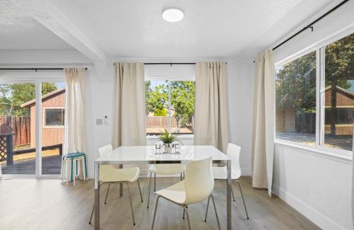 San Tomas Casa | # Marbella Lane - Modern Cabin-style 2BR Home