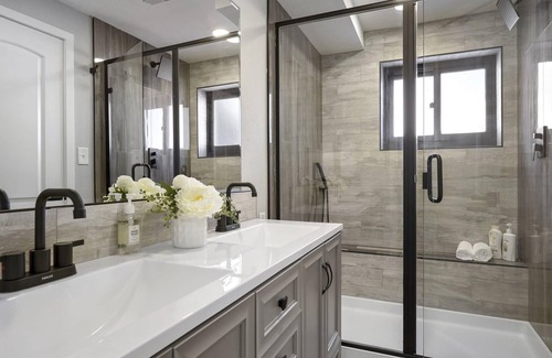 Highlands Casa | @ Marbella Lane - Serene 4BR Getaway in Arvada