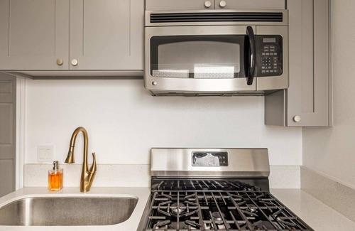 Ontario Casa | @Marbella lane - Serene Haven Retreat 3BR