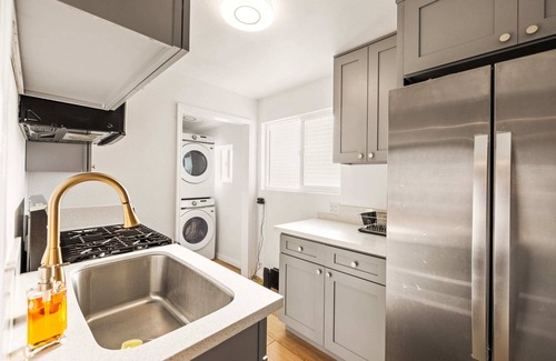 Ontario Casa | @Marbella lane - Serene Haven Retreat 3BR