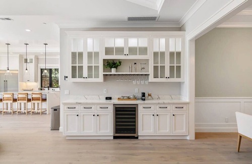 Silicon Valley Casa | @Marbella Lane - Sophisticated 4BR in Los Altos