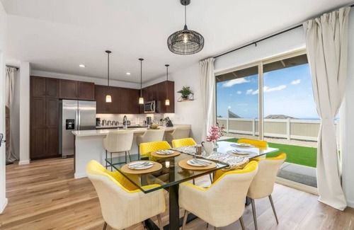 Makaha Valley Casa | @ Marbella Lane - Stylish House + Impressive Views