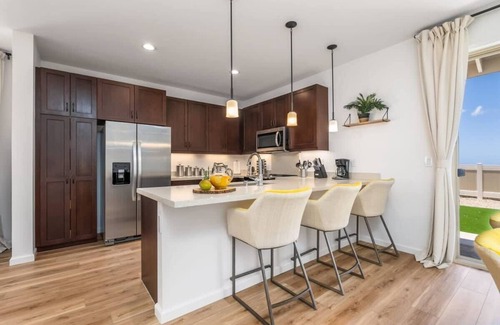 Makaha Valley Casa | @ Marbella Lane - Stylish House + Impressive Views