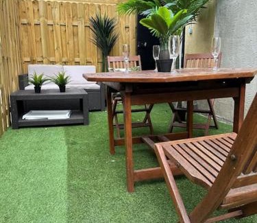 La Valette-du-Var Apartamento | Marbella Logement privatif -Jacuzzi-Sauna