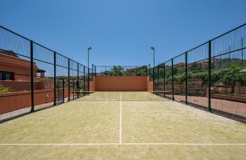 Ojen Apartamento | Marbella Oasis, Pool, Garden, Golf, Tennis, Padel, Gym, Sauna