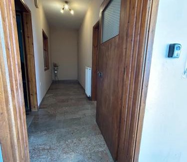 Dirfys-Messapia Apartamento | Marble and Wood Retreat!