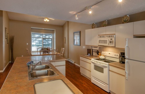 East Kootenay Casa | Marble Canyon 2 Bedroom Loft Condo: Unit 606P1
