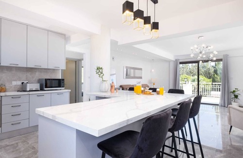 Kouklia Apartamento | Marble Heights Residence by Nomads