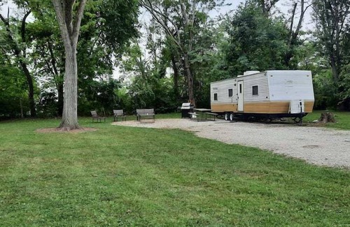 Marblehead Casa | Rock Harbour Cottages, Summers Retreat Camper con muelle gratuito en East Harbour