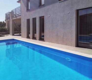 Vrvari Apartamento | MarCante - designer, romantic pool view Suite