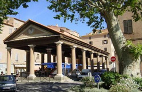 L'Ile-Rousse Apartamento | Marché couvert
