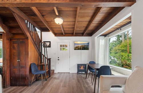 Neahkahnie Beach Cabina | ☀️ March Discounts! Gorgeous Cabin Remodel! Easy Beach Access! Manzanita!☀️