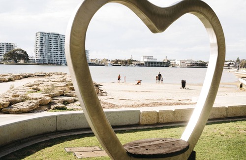 Mandurah Apartamento | Marco Polo - Exclusive Escapes. Luxury 3 bed penthouse on Mandurah foreshore with pool, spa & gym.