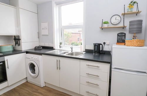 Whitley Bay Cabaña | MARDEN MEWS, pet friendly, character holiday cottage in Whitley Bay