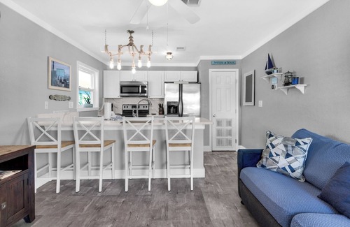 Navarre Beach Casa | 🌴 Mardi’s Cozy Townhouse | Beachside Retreat in Navarre w/Sunset Views🐚