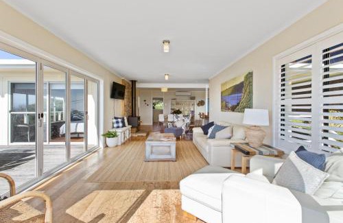 Marengo Casa | Marengo Beach House - Superb views, walk to beach