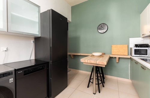 Thessaloniki City Centre Apartamento | Margarita by halu. 3-BD tropical house