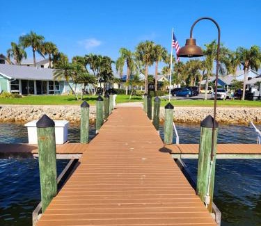 Jensen Beach Casa | Margarita-Ville on the water! Stunning Sunsets!