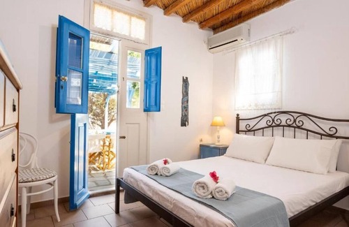 Serifos Casa | Margaritas Oasis