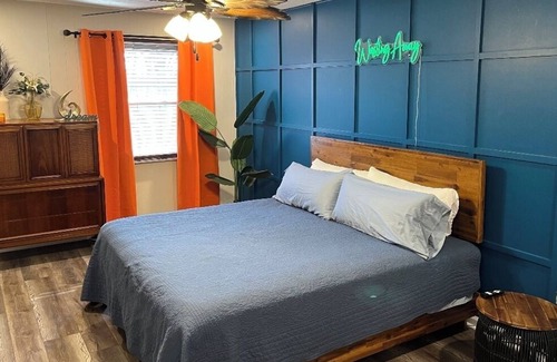 Clarkson Casa | Margaritaville lake house on Nolin Lake.
