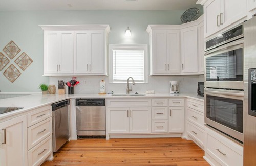Southpointe Casa | Margarittaville West. Professionally decorated, Gulf front, 6 BR 4 BA.