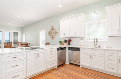 Southpointe Casa | Margarittaville West. Professionally decorated, Gulf front, 6 BR 4 BA.