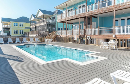 Southpointe Casa | Margarittaville West. Professionally decorated, Gulf front, 6 BR 4 BA.