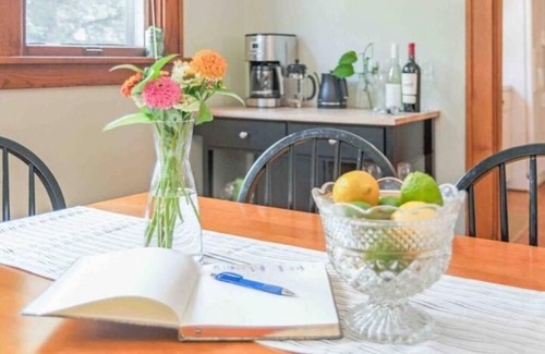 Aksarben - Elmwood Park Casa | Margaux’s Manor - Clean, eclectic, kid friendly