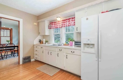 Aksarben - Elmwood Park Casa | Margaux’s Manor - Clean, eclectic, kid friendly