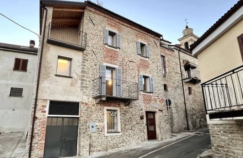 Murazzano Apartamento | Margot's House - Red