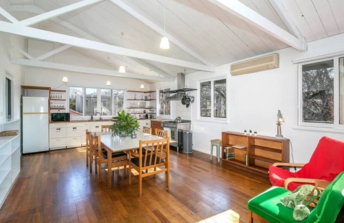 Braidwood Casa | Marguerite House by Free Trade Co