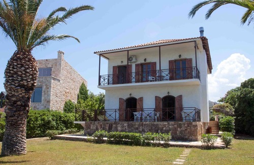 Xylokastro-Evrostina Casa | La casa de Maria Christina. Tu lugar frente a la playa.