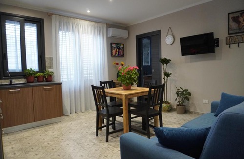 Altavilla Milicia Casa | Maria's Home