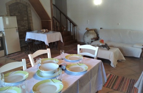 Melikia Cabaña | Maria's House es una casa tradicional renovada clásica.