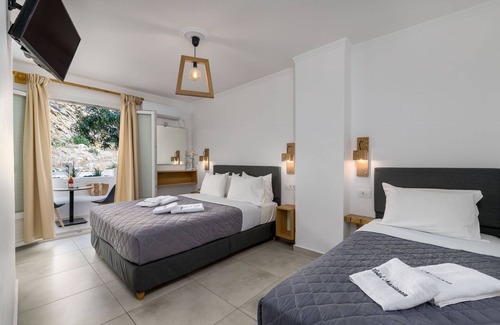 Perissa Hotel | Marianna Hotel