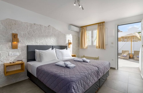 Perissa Hotel | Marianna Hotel
