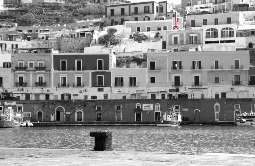 Ponza Casa | Maridea - Corso Umberto