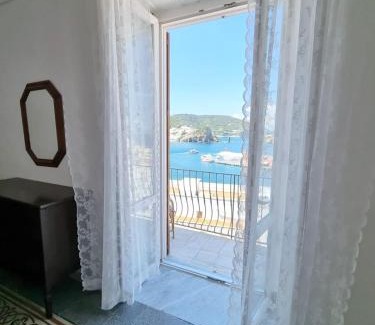 Ponza Casa | Maridea - Corso Umberto