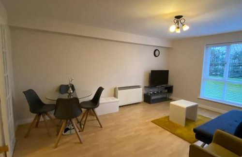 Bedford Apartamento | Marie’s Serviced Apartment E, 2bedroom City Stay with River View